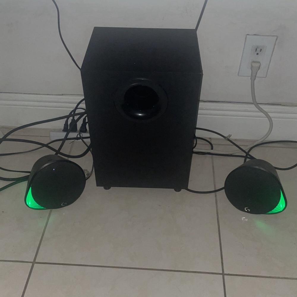 Logitech G560 LIGHTSYNC Bluetooth Gaming Speakers with Game Driven RGB Lighting